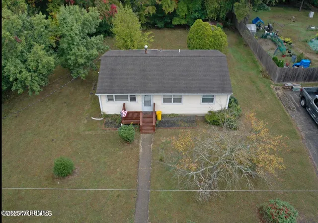 Photo 3 of Single family home for sale at 40 Forest Dr, Jackson, NJ 08527 | MLS# 22633226 | Listing updated on 2026-10-26
