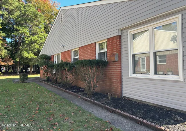 Photo 2 of Single family home for sale at 40 Hudson Pkwy #A, Whiting, NJ 08759 | MLS# 22633362 | Listing updated on 2026-10-21