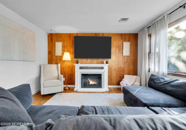Photo 4 of Single family home for sale at 9 Berry St, Keansburg, NJ 07734 | MLS# 22633319 | Listing updated on 2026-10-27