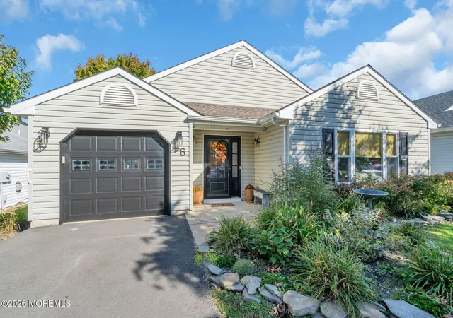 Photo 2 of Single family home for sale at 6 Cottontail Dr, Brick, NJ 08724 | MLS# 22633576 | Listing updated on 2026-10-28