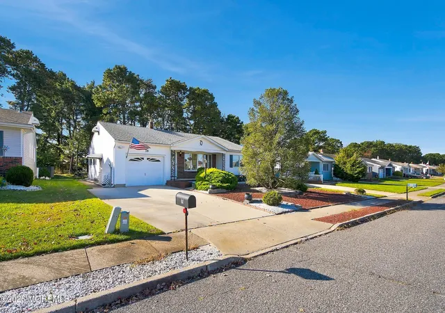 Photo 1 of Single family home for sale at 16 Westport Dr, Toms River, NJ 08757 | MLS# 22633267 | Listing updated on 2026-10-29