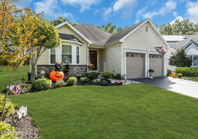 Photo 2 of Single family home for sale at 74 Foxwood Rd, Lakewood, NJ 08701 | MLS# 22633243 | Listing updated on 2026-10-22