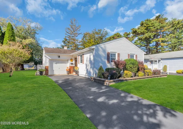 Photo 1 of Single family home for sale at 16 Concord Ln, Toms River, NJ 08757 | MLS# 22633297 | Listing updated on 2026-10-26