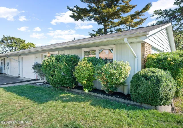 Photo 3 of Single family home for sale at 1 A Sterling St, Manchester, NJ 08759 | MLS# 22633280 | Listing updated on 2026-10-21