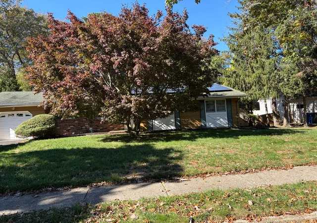 Photo 1 of Single family home for sale at 360 Killarney Dr, Toms River, NJ 08753 | MLS# 22633287 | Listing updated on 2026-10-25