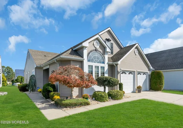 Photo 2 of Single family home for sale at 5 Manchester Ct, Jackson, NJ 08527 | MLS# 22633406 | Listing updated on 2026-10-29