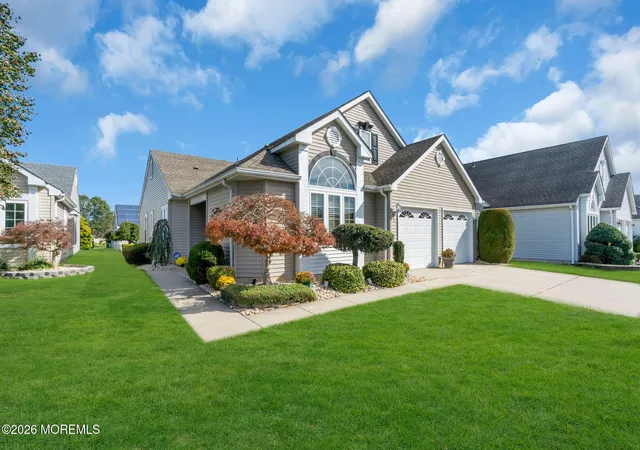 Photo 4 of Single family home for sale at 5 Manchester Ct, Jackson, NJ 08527 | MLS# 22633406 | Listing updated on 2026-10-29