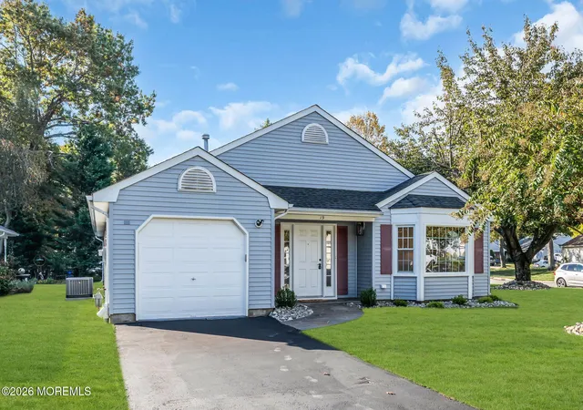 Photo 1 of Single family home for sale at 19 Deer Run Ln, Brick, NJ 08724 | MLS# 22633425 | Listing updated on 2026-10-28