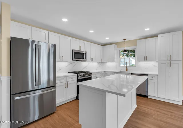 Photo 4 of Single family home for sale at 19 Deer Run Ln, Brick, NJ 08724 | MLS# 22633425 | Listing updated on 2026-10-28