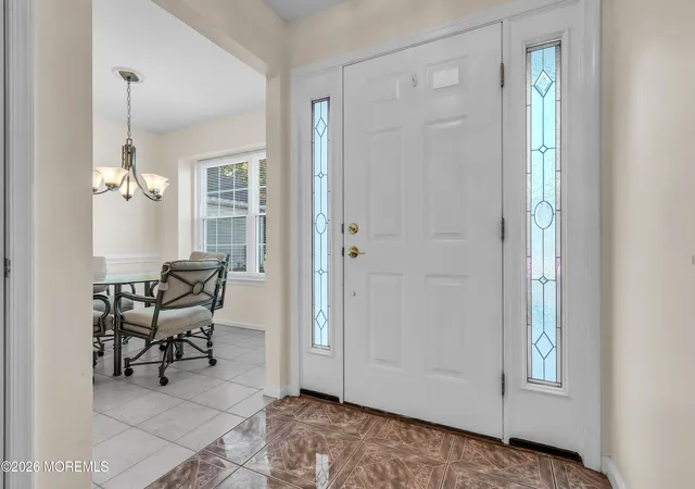 Photo 4 of Single family home for sale at 3 Stewart Ct, Jackson, NJ 08527 | MLS# 22633641 | Listing updated on 2026-10-23
