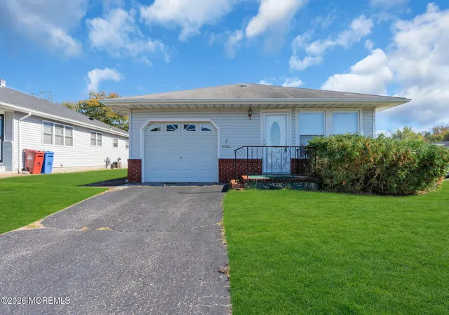 Photo 1 of Single family home for sale at 2 Leeward St, Toms River, NJ 08757 | MLS# 22633430 | Listing updated on 2026-10-22