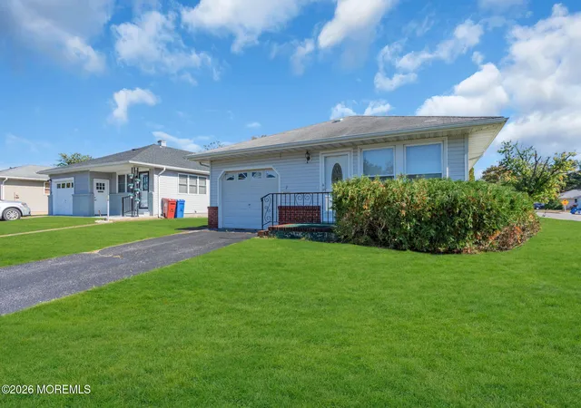 Photo 1 of Single family home for sale at 2 Leeward St, Toms River, NJ 08757 | MLS# 22633430 | Listing updated on 2026-10-22