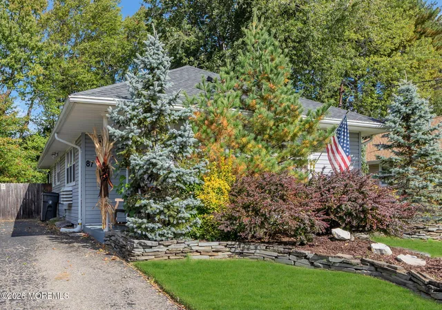 Photo 2 of Single family home for sale at 87 Niagara Dr, Toms River, NJ 08753 | MLS# 22633457 | Listing updated on 2026-10-26