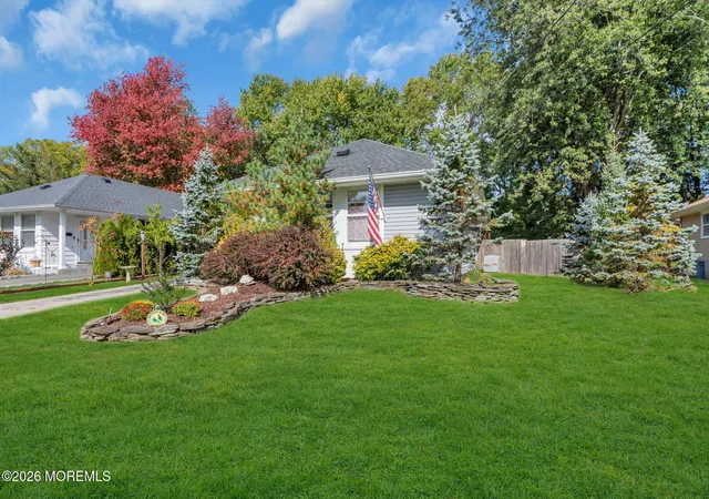 Photo 4 of Single family home for sale at 87 Niagara Dr, Toms River, NJ 08753 | MLS# 22633457 | Listing updated on 2026-10-26