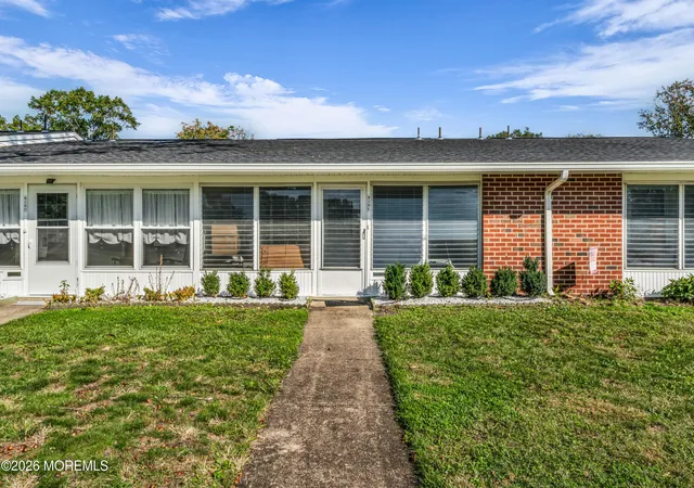 Photo 1 of Single family home for sale at 828 Balmoral Ct E, Lakewood, NJ 08701 | MLS# 22633482 | Listing updated on 2026-10-24