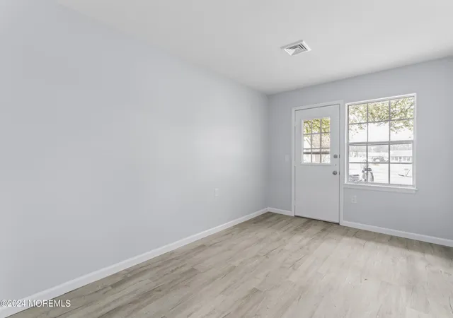 Photo 2 of Single family home for sale at 828 Balmoral Ct E, Lakewood, NJ 08701 | MLS# 22633482 | Listing updated on 2026-10-24