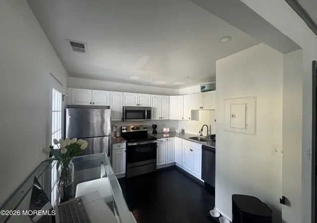 Photo 2 of Single family home for sale at 223 Windward Ave, Beachwood, NJ 08722 | MLS# 22633634 | Listing updated on 2026-10-23