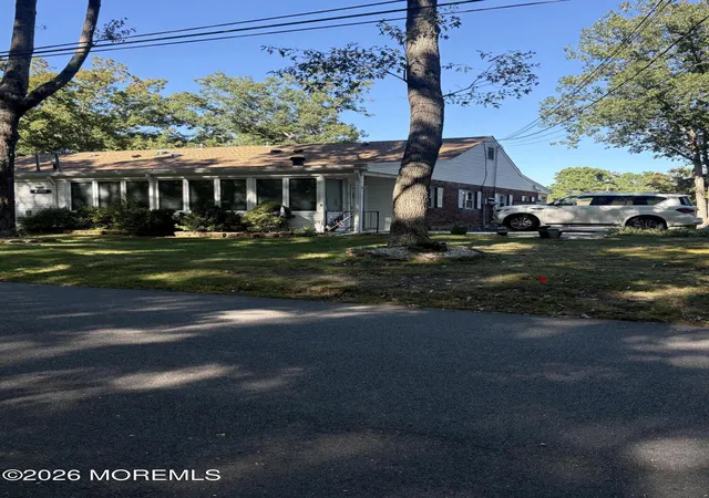 Photo 2 of Single family home for sale at 4 A Holly St, Toms River, NJ 08757 | MLS# 22633563 | Listing updated on 2026-10-23