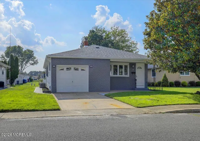 Photo 1 of Single family home for sale at 3 Montego St, Toms River, NJ 08757 | MLS# 22633558 | Listing updated on 2026-10-23