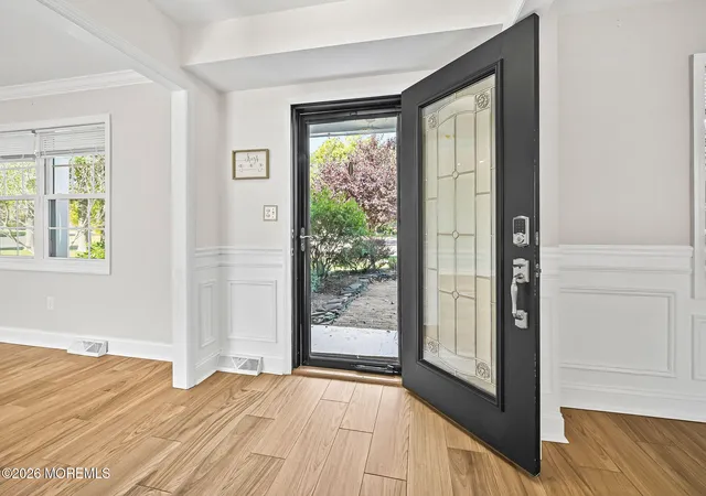 Photo 4 of Single family home for sale at 12 Tanglewood Rd, Middletown, NJ 07748 | MLS# 22633642 | Listing updated on 2026-10-26