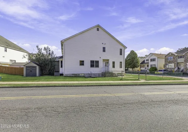 Photo 3 of Single family home for sale at 30 Kelm Woods Ave, Lakewood, NJ 08701 | MLS# 22633606 | Listing updated on 2026-10-25