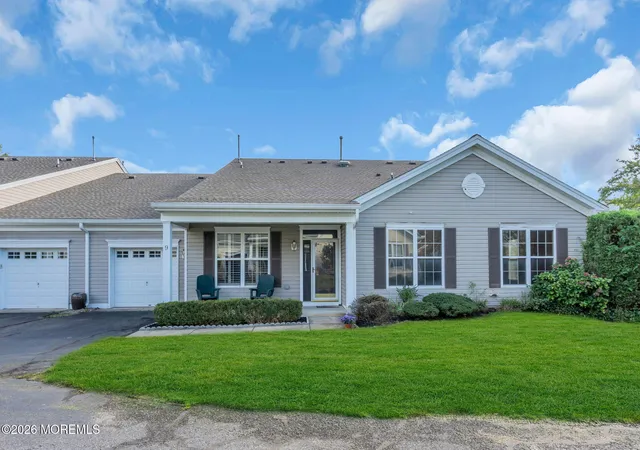 Photo 1 of Single family home for sale at 9 Sunnyfield Ln, Lakewood, NJ 08701 | MLS# 22633708 | Listing updated on 2026-10-25