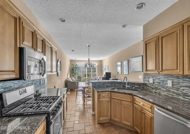 Photo 2 of Single family home for sale at 9 Sunnyfield Ln, Lakewood, NJ 08701 | MLS# 22633708 | Listing updated on 2026-10-25