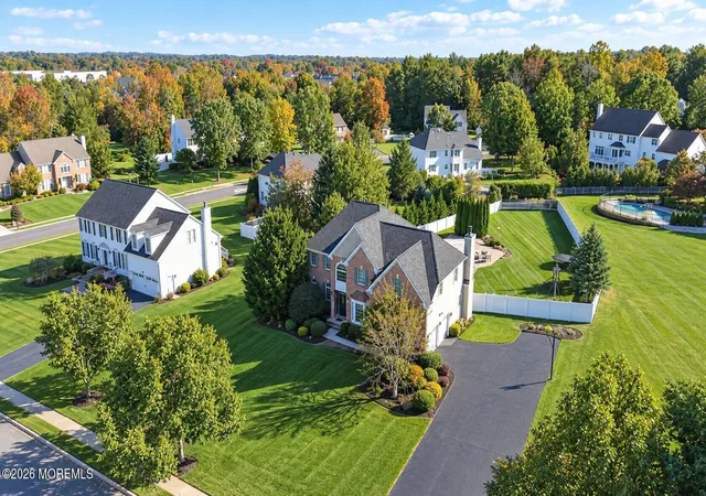 Photo 3 of Single family home for sale at 4 Lightfoot Dr, Manalapan, NJ 07726 | MLS# 22633699 | Listing updated on 2026-10-28