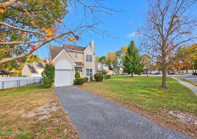 Photo 2 of Single family home for sale at 1204 Echo Pl, Toms River, NJ 08755 | MLS# 22633663 | Listing updated on 2026-10-24