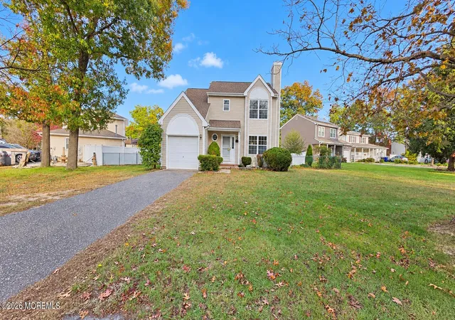 Photo 3 of Single family home for sale at 1204 Echo Pl, Toms River, NJ 08755 | MLS# 22633663 | Listing updated on 2026-10-24