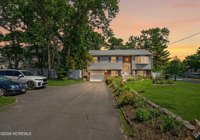 Photo 1 of Single family home for sale at 271 Joe Parker Rd, Lakewood, NJ 08701 | MLS# 22633679 | Listing updated on 2026-10-24