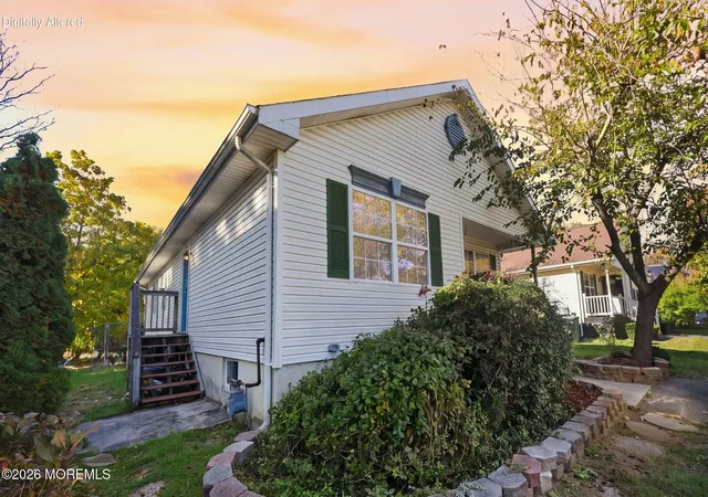 Photo 1 of Single family home for sale at 194 S Melville Ave, Lakewood, NJ 08701 | MLS# 22633713 | Listing updated on 2026-10-30