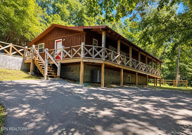 Photo 1 of Single family home for sale at 576 Mill Crk Rd, Pigeon Forge, TN 37863 | MLS# 1302046 | Listing updated on 2026-09-16