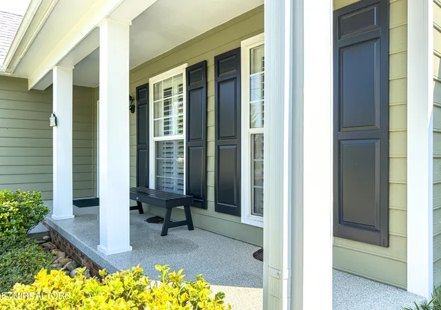 Photo 2 of Sale Pending at 8820 Ryegate Dr, Knoxville, TN 37922 | MLS# 1354532 | Listing updated on 2026-09-11