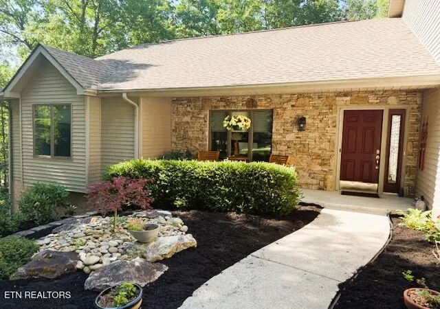 Photo 2 of Single family home for sale at 128 Cathedral Dr, Crossville, TN 38558 | MLS# 1304865 | Listing updated on 2026-09-03