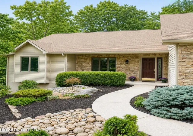 Photo 3 of Single family home for sale at 128 Cathedral Dr, Crossville, TN 38558 | MLS# 1304865 | Listing updated on 2026-09-22
