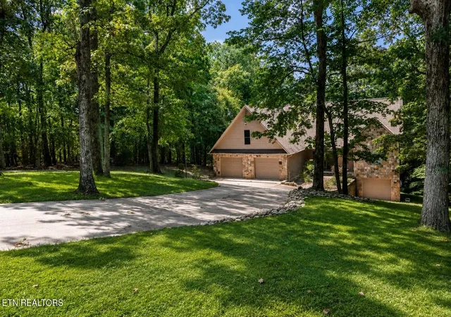 Photo 2 of Single family home for sale at 134 Holly Ln, Kingston, TN 37763 | MLS# 1306394 | Listing updated on 2026-09-03