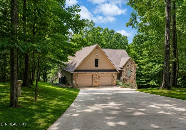 Photo 3 of Single family home for sale at 134 Holly Ln, Kingston, TN 37763 | MLS# 1306394 | Listing updated on 2026-09-03
