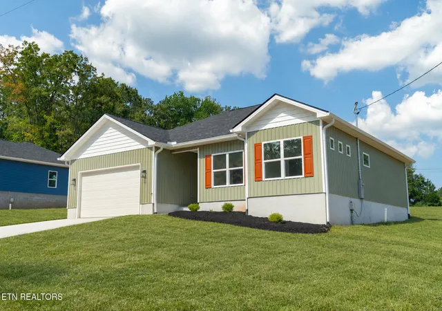 Photo 2 of Single family home for sale at 5710 Zurich Way, Knoxville, TN 37918 | MLS# 1328800 | Listing updated on 2026-09-22