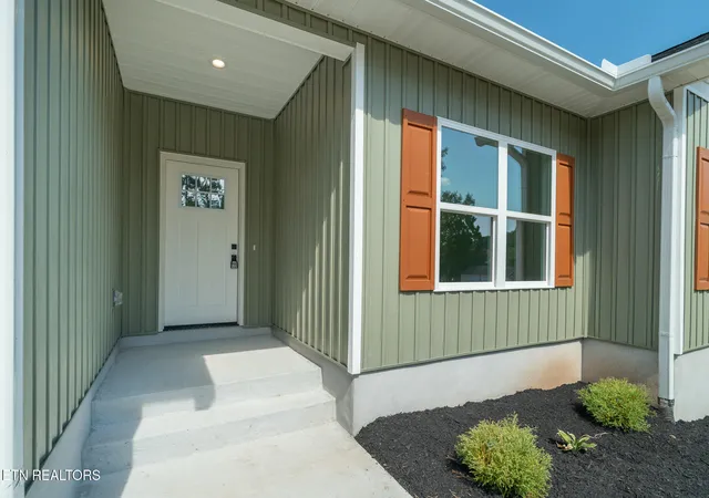 Photo 3 of Single family home for sale at 5710 Zurich Way, Knoxville, TN 37918 | MLS# 1328800 | Listing updated on 2026-09-22