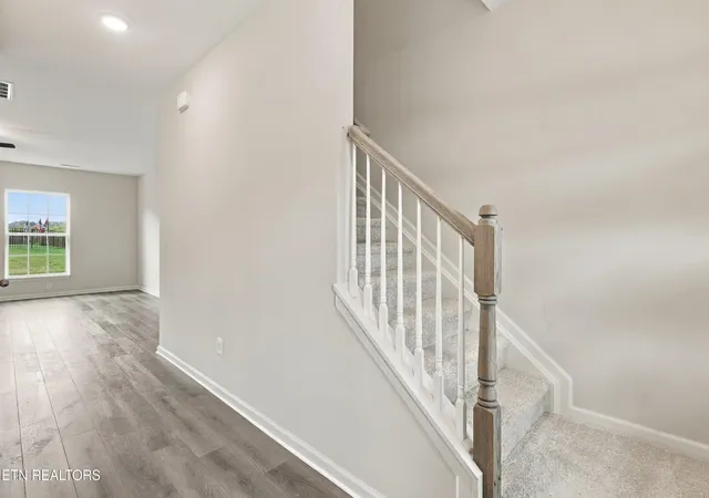 Photo 4 of Single family home for sale at 105 Clover Meadow Ln, Maryville, TN 37801 | MLS# 1325971 | Listing updated on 2026-09-27
