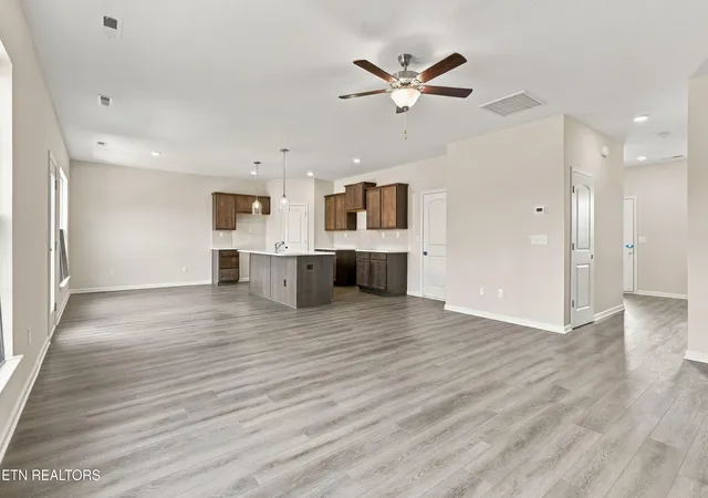 Photo 4 of Single family home for sale at 104 Clover Meadow Ln, Maryville, TN 37801 | MLS# 1325989 | Listing updated on 2026-09-21