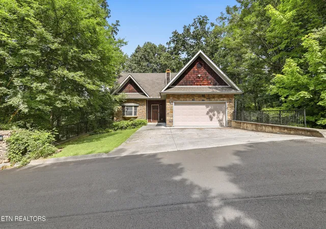 Photo 1 of Single family home for sale at 419 Maggie Mack Ln, Sevierville, TN 37862 | MLS# 1328689 | Listing updated on 2026-09-09