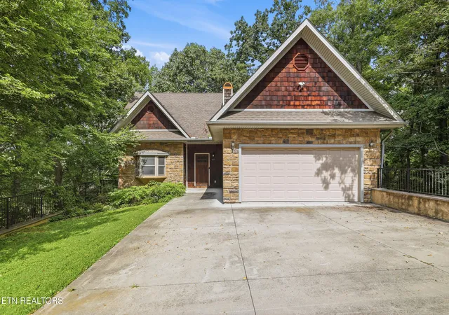 Photo 3 of Single family home for sale at 419 Maggie Mack Ln, Sevierville, TN 37862 | MLS# 1328689 | Listing updated on 2026-09-09