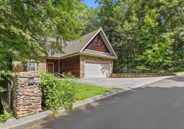 Photo 3 of Single family home for sale at 419 Maggie Mack Ln, Sevierville, TN 37862 | MLS# 1328689 | Listing updated on 2026-09-09