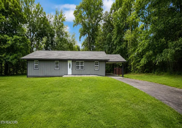 Photo 3 of Single family home for sale at 1941 W 3rd Avenue, Oneida, TN 37841 | MLS# 1328475 | Listing updated on 2026-09-28