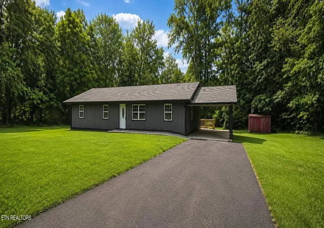 Photo 3 of Single family home for sale at 1941 W 3rd Avenue, Oneida, TN 37841 | MLS# 1328475 | Listing updated on 2026-09-28