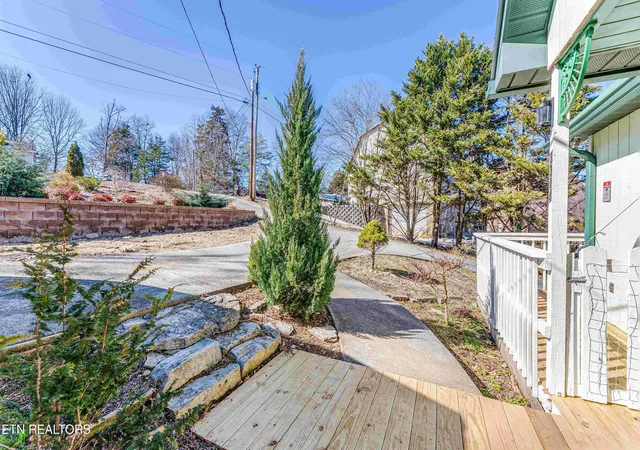 Photo 4 of Single family home for sale at 3314 Cvs Point Dr, Louisville, TN 37777 | MLS# 1355946 | Listing updated on 2026-09-18