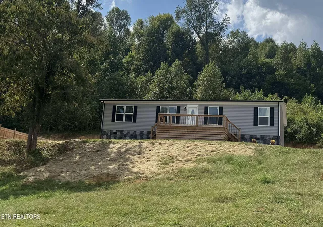Photo 2 of Single family home for sale at 166 Alexander Crossings Dr, Church Hill, TN 37642 | MLS# 1332905 | Listing updated on 2026-09-18