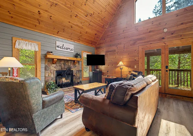Photo 2 of Single family home for sale at 1134 Carroll Hl Ln, Sevierville, TN 37876 | MLS# 1333163 | Listing updated on 2026-09-24